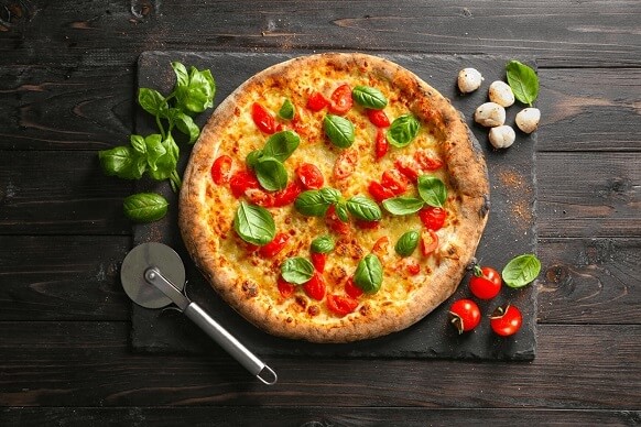 Jak zrobić prawdziwą włoską pizzę?